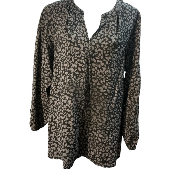 Lane Bryant Tops - Lane Bryant Floral Long Sleeve Tunic Top – Size 14/16 – Gray/Black